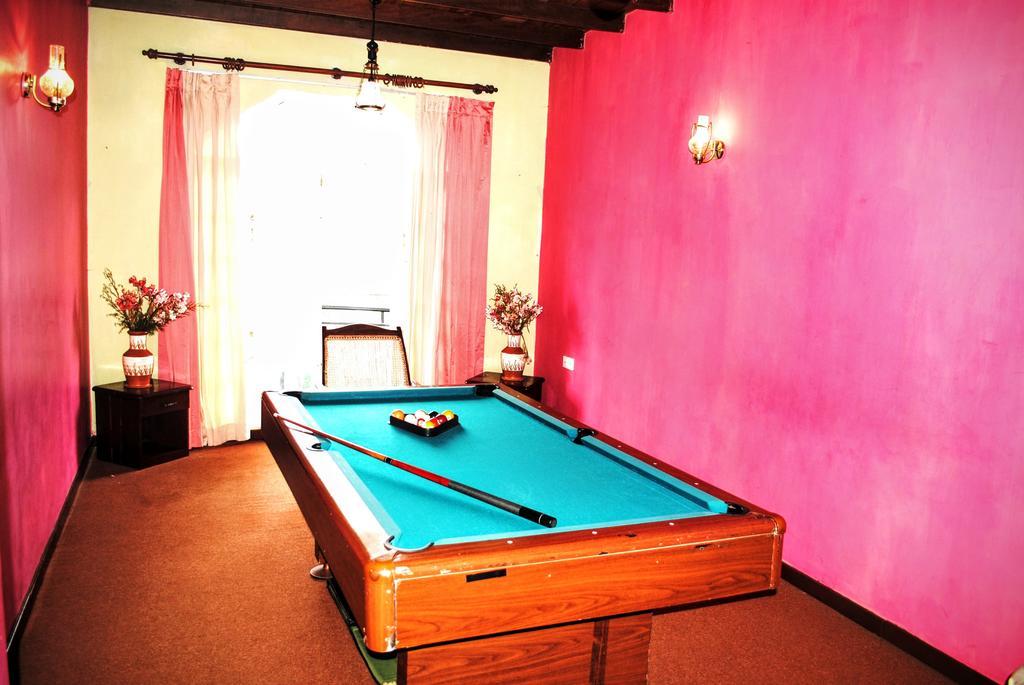 Binota Hotel Нувара-Элия Экстерьер фото