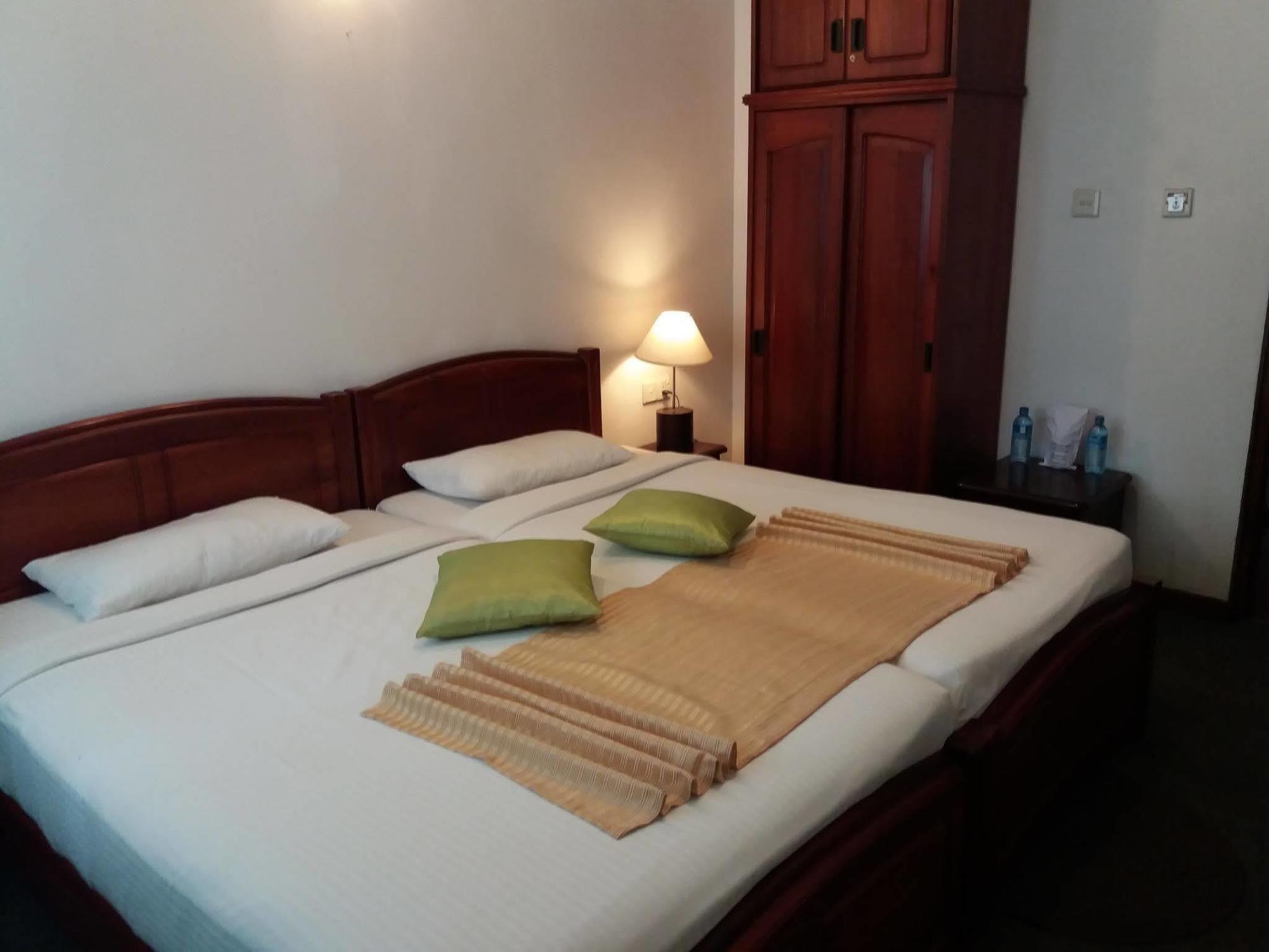 Binota Hotel Нувара-Элия Экстерьер фото