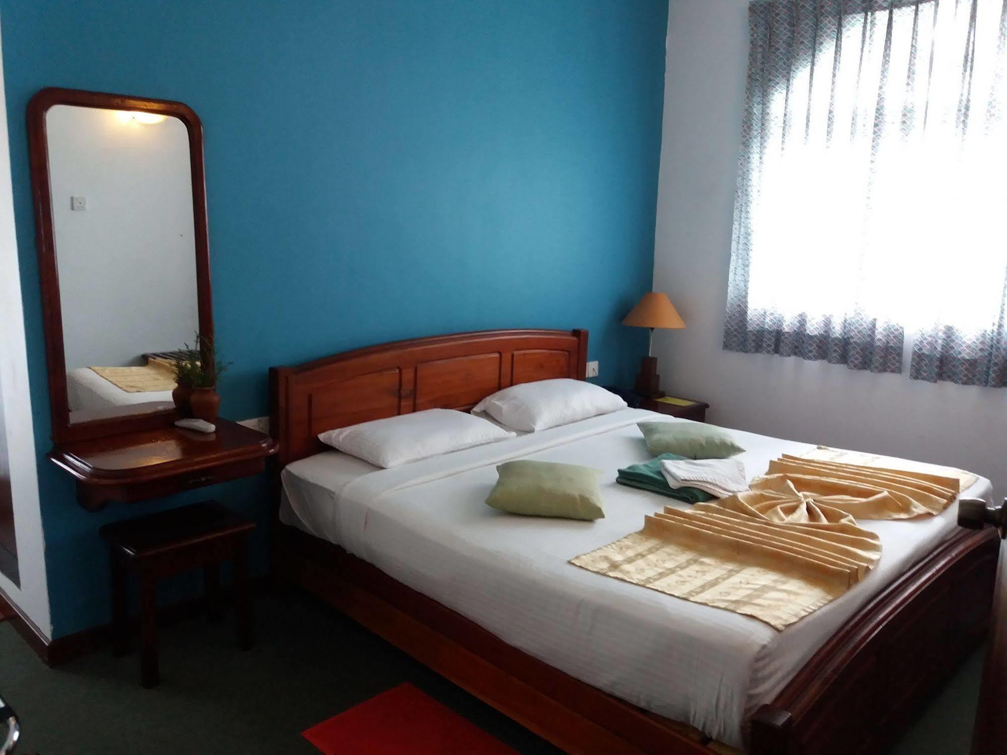Binota Hotel Нувара-Элия Экстерьер фото