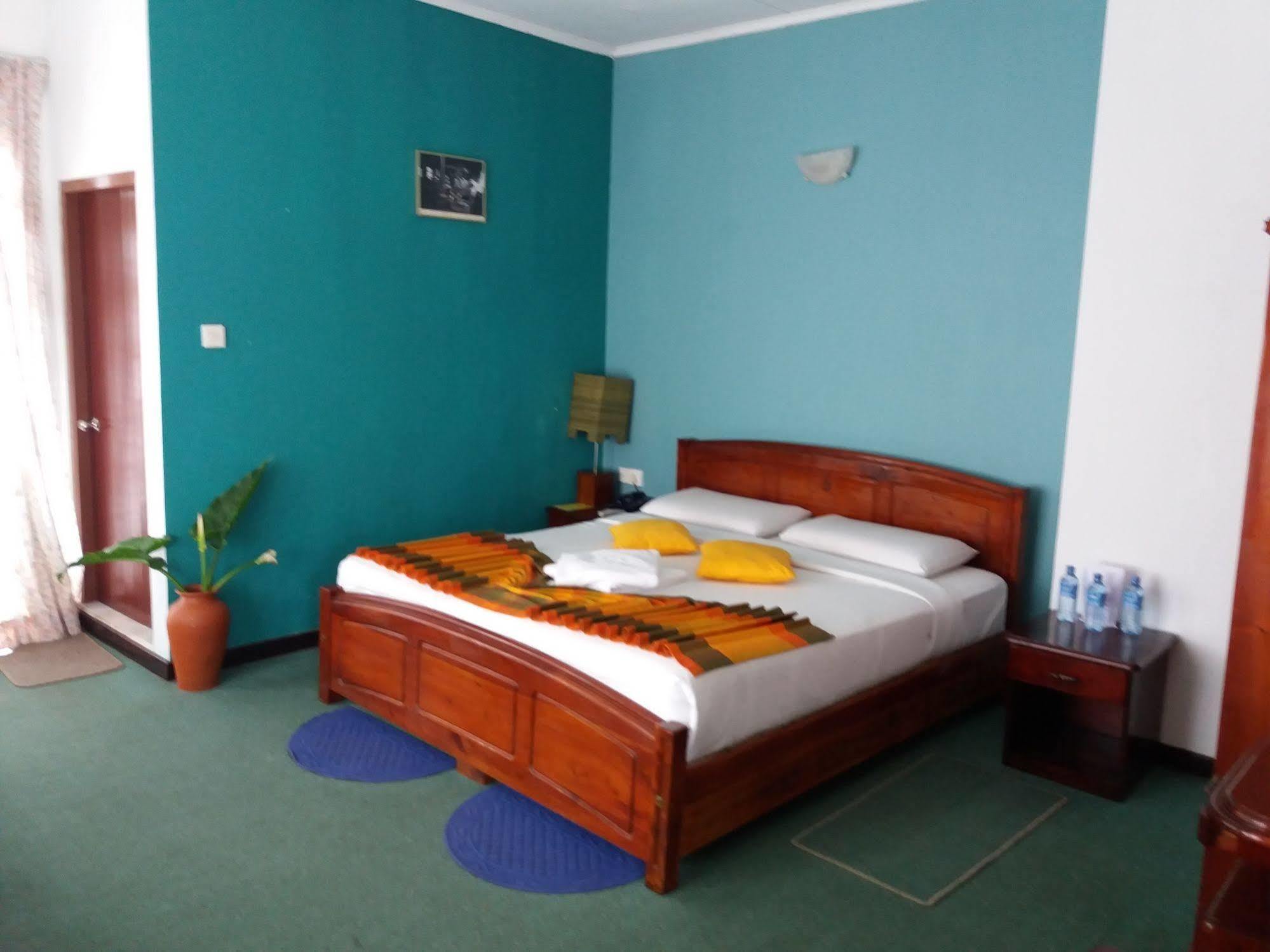 Binota Hotel Нувара-Элия Экстерьер фото