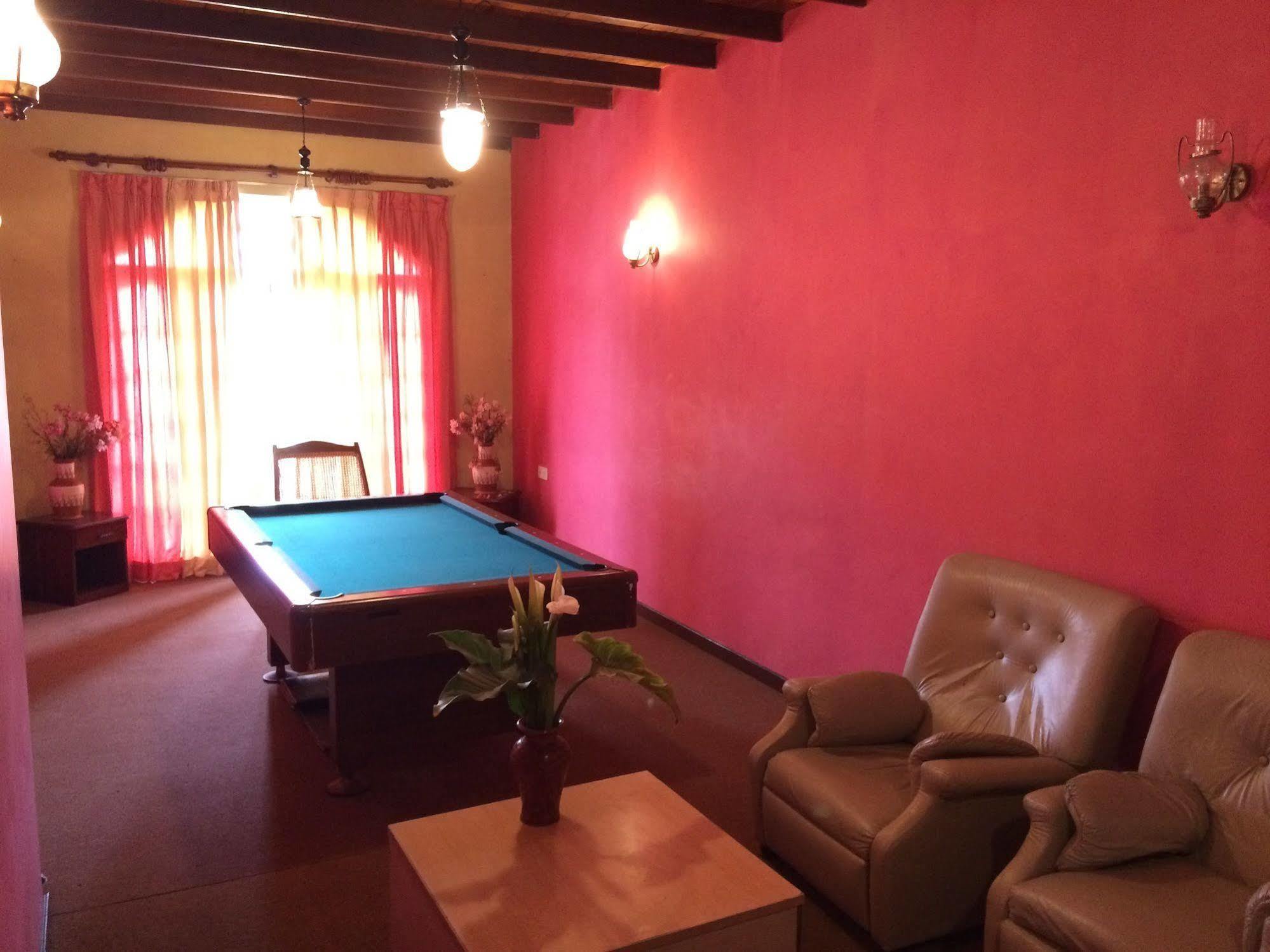 Binota Hotel Нувара-Элия Экстерьер фото
