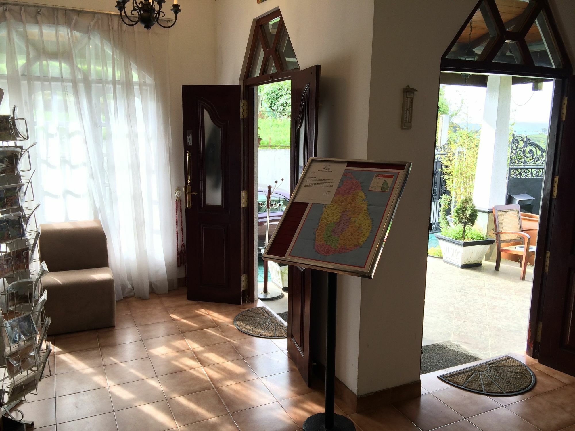 Binota Hotel Нувара-Элия Экстерьер фото
